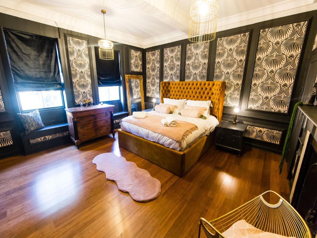 Maison Parfaite Yo1 - Exquisite 400 Year Old, City Centre Townhouse ヨーク エクステリア 写真